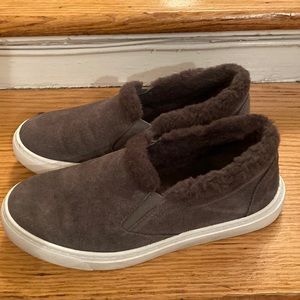M. GEMI The Cerchio Shearling Leather Suede Sneaker in Dark Gray